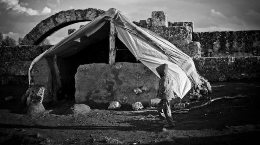 &Ouml;l&uuml; şehirlerde &ouml;l&uuml;lerle yaşıyorlar