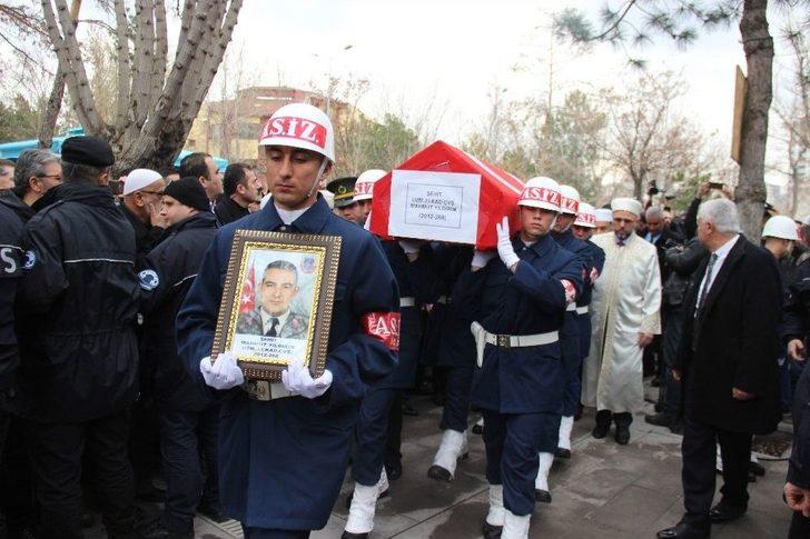 Mardin Şehidi Son Yolculuğuna Uğurlandı G4