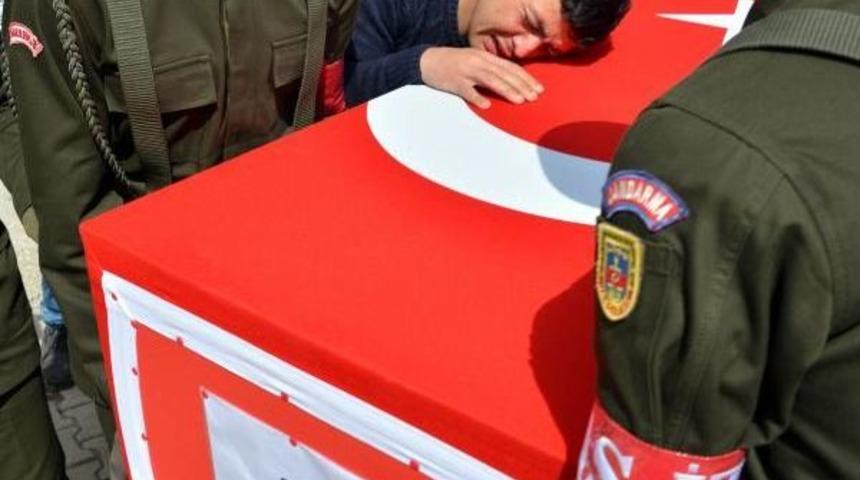 Şehit Uzman &Ccedil;avuş Erkan İmalı, T&uuml;rkoğlu'nda Toprağa Verildi