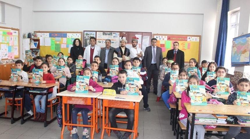 Kulu&rsquo;da &lsquo;vefa&rsquo; Konulu Tiyatro Oyunu Sergilendi