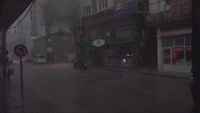 5 Dakikalık Yağmur Cizre de Etkili Oldu 3