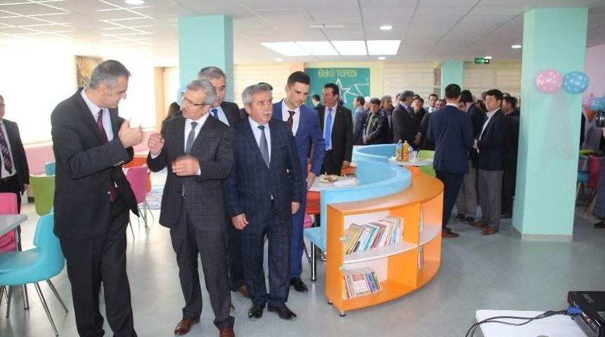 Sındırgı&rsquo;da K&uuml;t&uuml;phane A&ccedil;ıldı