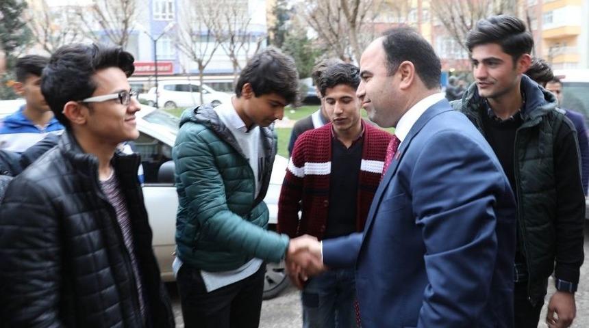 Şanlıurfa B&uuml;y&uuml;kşehir Belediye Başkanı &Ccedil;ift&ccedil;i: Evet, Gen&ccedil;lerimize G&uuml;veniyorum