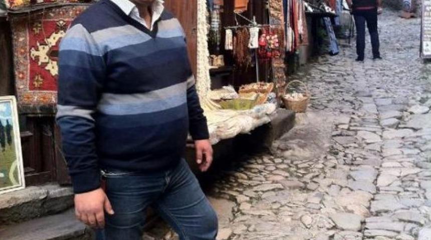 T&uuml;fekle Oynarken Babasının &Ouml;l&uuml;m&uuml;ne Neden Oldu