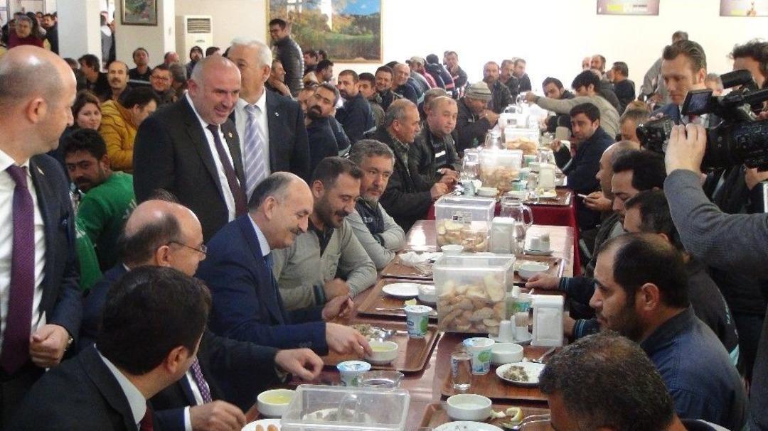 &Ccedil;alışma Ve Sosyal G&uuml;venlik Bakanı Mehmet M&uuml;ezzinoğlu;