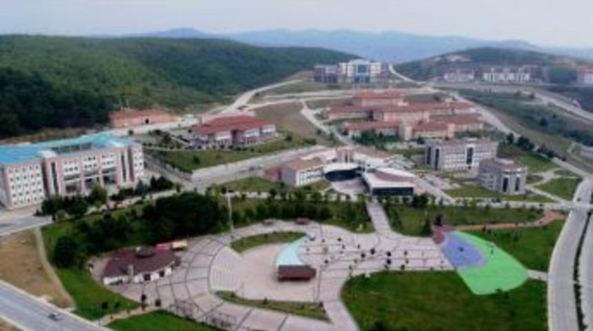 Başkan Mehmet Keleş "d&uuml;zce &Uuml;niversitesi T&uuml;rkiye&rsquo;nin En Başarılı &Uuml;niversitesi&rdquo;