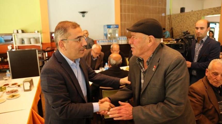 &Ccedil;elikcan Şehit Aileleri İle Bir Araya Geldi