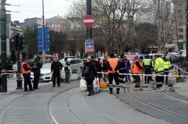 Aynı Noktada Bir Tramvay Daha Raydan Çıktı (2)