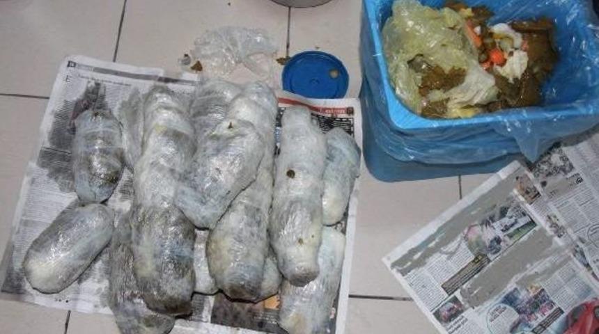 Otob&uuml;steki Turşu Bidonlarından Uyuşturucu &Ccedil;ıktı