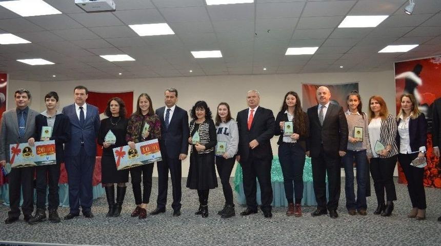 &ldquo;mehmet Akif Ersoy&rsquo;a Mektup&rdquo; Yarışmasında &Ouml;d&uuml;ller Verildi