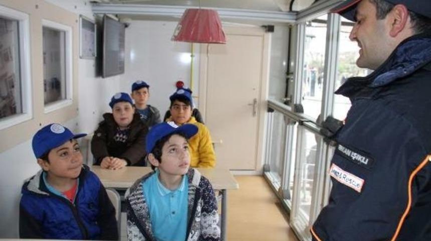 Jeolog Prof. Dr. Ş&uuml;kr&uuml; Ersoy: &ldquo;İstanbul Depreminde En D&uuml;ş&uuml;k Ihtimalle 145 Bin Kişi &Ouml;lecek&rdquo;