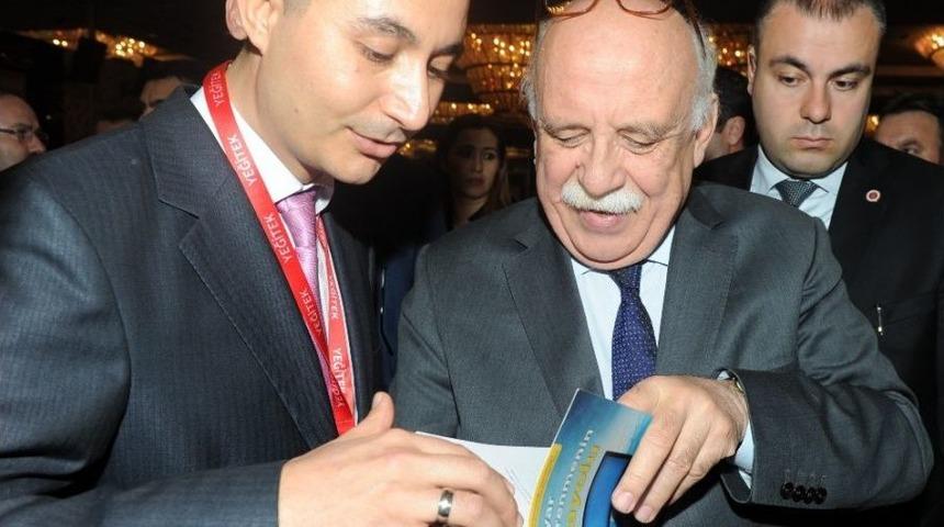 Başarılı &Ouml;ğretmen Bilgisayarın Kitabını Yazdı