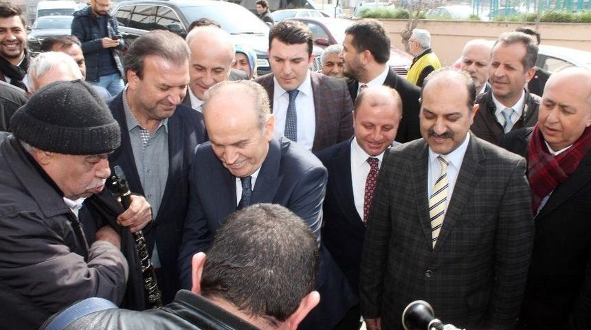 Başkan Topbaş’a Davullu Zurnalı Karşılama