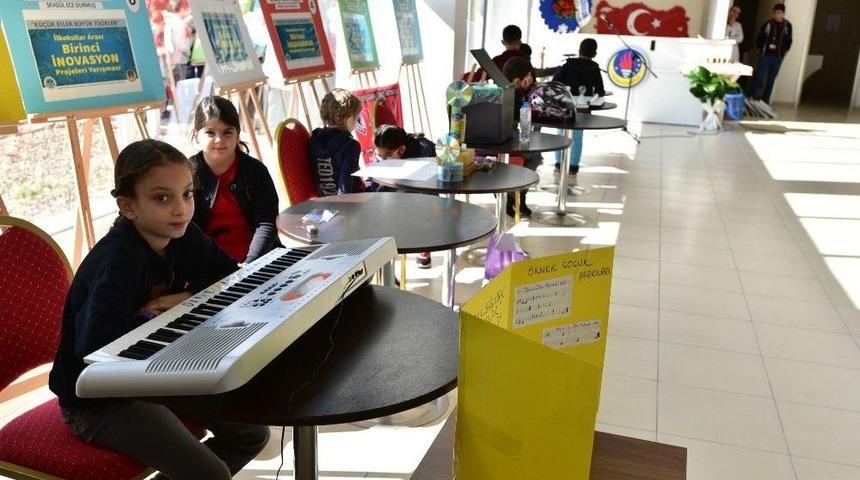 &Ouml;ğrenciler Kendi Yaptıkları Projeleri Sergilediler