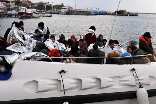 Ayvacık'ta 60 Kaçak Mülteci Yakalandı