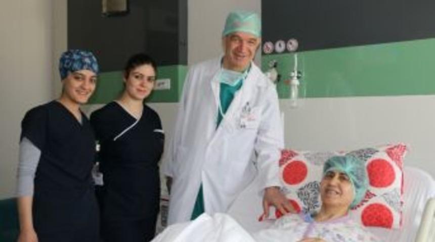Ameliyat İ&ccedil;in İzmir&rsquo;den Gaziantep Medicalpark Hastanesine Geldi