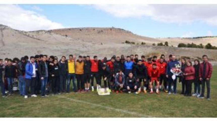 &Ouml;ğrencilerden Evkur Yeni Malatyaspor&rsquo;a Ziyaret