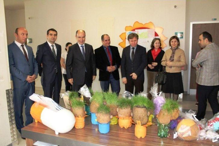 Hem Kursiyerlerinin Ürettikleri Oyuncaklar Hasta Çocukları Sevindirdi G2