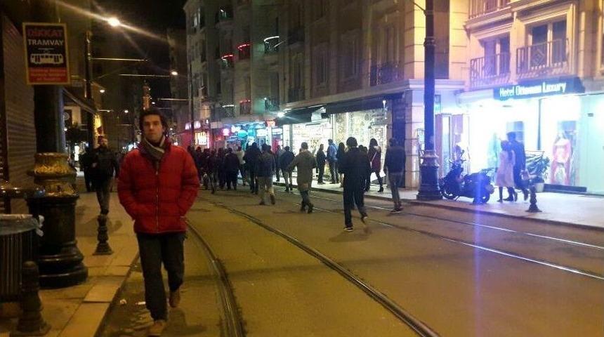 Sirkeci&rsquo;de Raydan &Ccedil;ıkan Tramvay Beşiktaş Taraftarını Vurdu