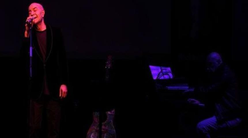 Mazhar Alanson, “Mazhar Olmak" Kitabını Anlattı