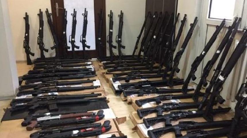 Konya'da Ruhsatsız 63 T&uuml;fek Ele Ge&ccedil;ti, 2 Kişi G&ouml;zaltında