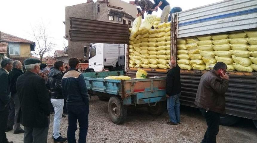 Hisarcık&rsquo;ta &Ccedil;ift&ccedil;iler Yeni &Uuml;r&uuml;n G&uuml;breyi Kapıştı