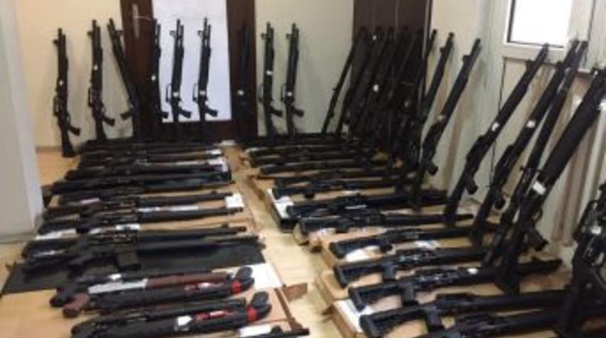 Konya’da Ruhsatsız 63 Av Tüfeği Ele Geçirildi