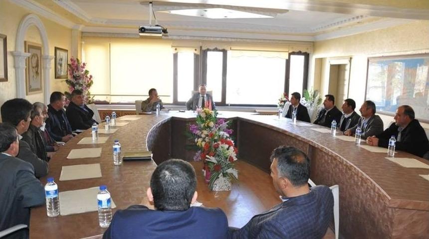 G&ouml;lbaşı&rsquo;nda K&ouml;y Muhtarlarıyla Toplantı Yapıldı