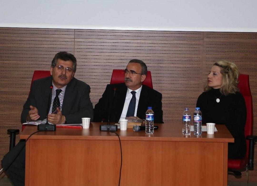 Er&uuml;&rsquo;de &lsquo;istiklal Marşı Ve &Ccedil;anakkale Zaferi Buluşması&rsquo; Konulu Konferans D&uuml;zenlendi