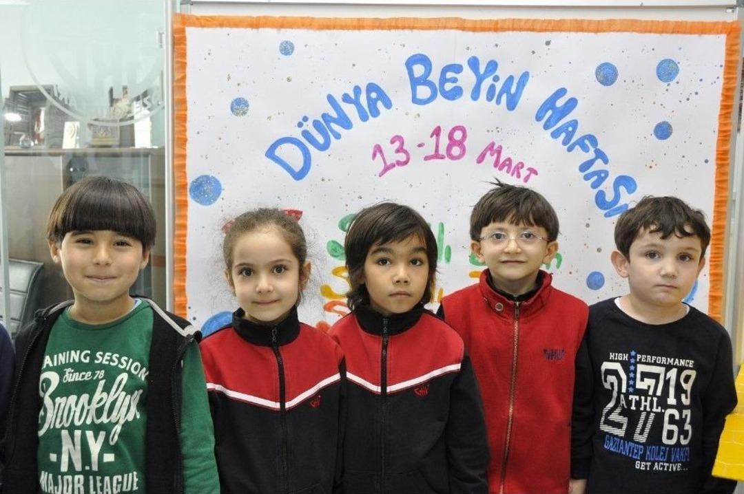 İlkokul &Ouml;ğrencileri D&uuml;nya Beyin Haftasını Kutladı