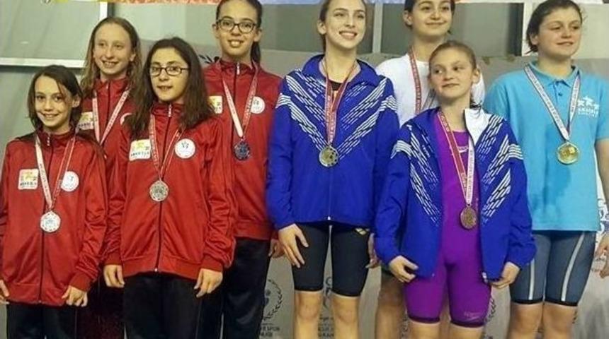 Tekirdağlı Y&uuml;z&uuml;c&uuml;lerden B&uuml;y&uuml;k Başarı