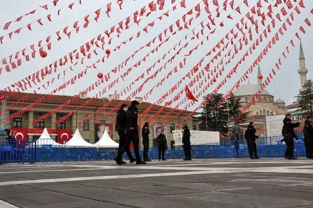 Eskişehir’de Cumhurbaşkanının Programı Öncesi Hazırlıklar Tamamlandı