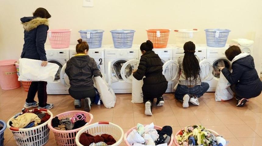 &Ouml;ğrencilerin Giysileri &Uuml;cretsiz Yıkanıyor