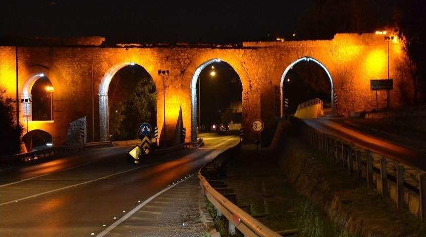 Hırsızların Adresi Olan Tarihi Su Kemerleri Tekrar Rengarenk