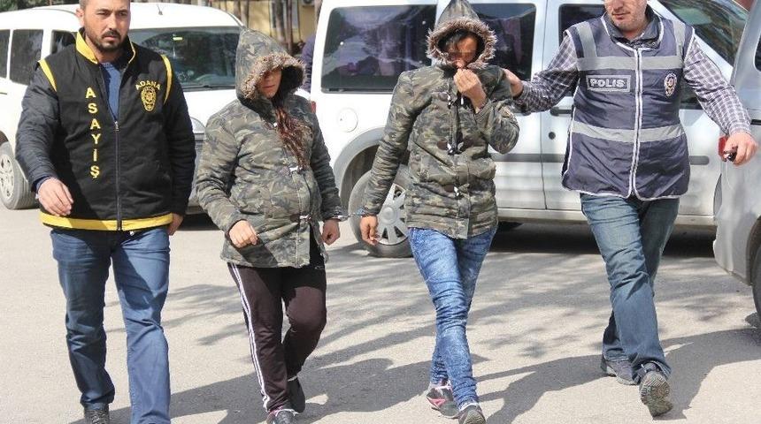 Adana&rsquo;da Evlerin Kapısını A&ccedil;arak Hırsızlık Yapan Biri Hamile 4 Kadın Yakalandı