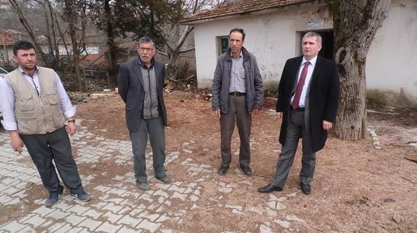 &Ccedil;an Kaymakamı Karataş Eskiyayla K&ouml;y&uuml;n&uuml; Ziyaret Etti