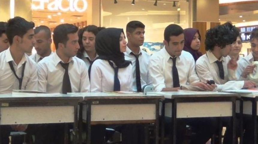 Tüketicileri Bilinçlendirmek İçin Oyun Sahnelendi