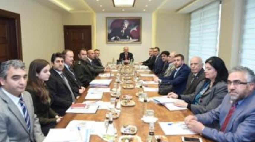 Vali Çakacak, Siyasi Parti İl Başkanlarıyla Bir Araya Geldi