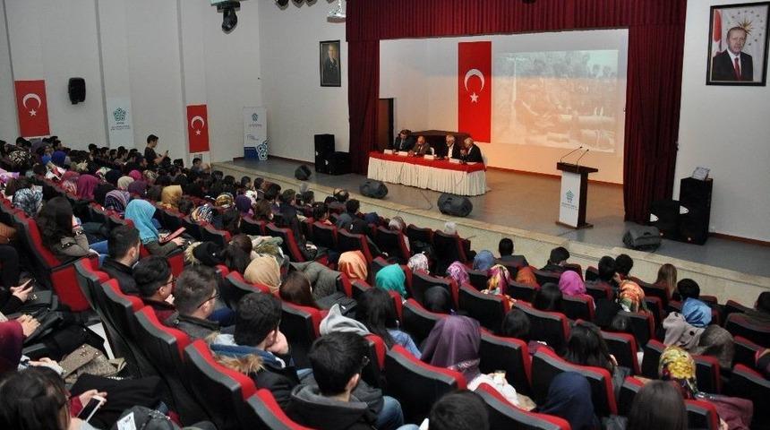 Neü’de, 102. Yıl Dönümünde Çanakkale Zaferi Konulu Panel Yapıldı