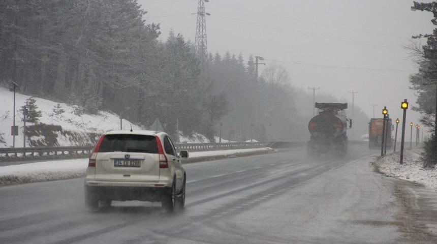 Bolu Dağı&rsquo;nda Kar Ve Sis Etkili Oluyor