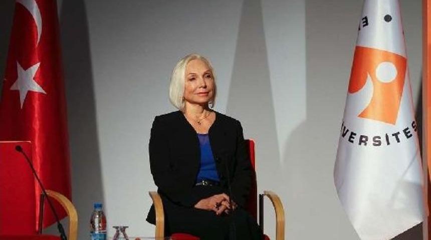 Opet'in Kurucusu &Ouml;zt&uuml;rk: "kadınlar I&ccedil;in Eğitim Erkeklerden Daha &Ouml;nemli"