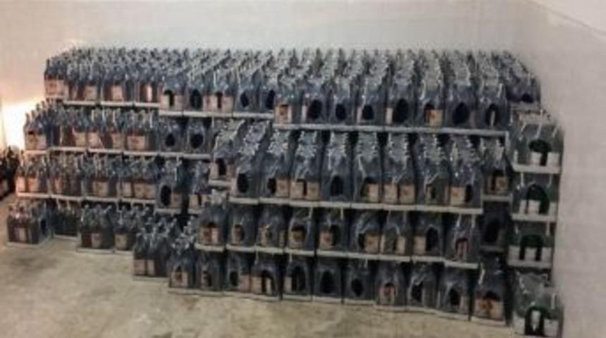 Sivas&rsquo;ta 2 Bin 877 Şişe Sahte İ&ccedil;ki Ele Ge&ccedil;irildi