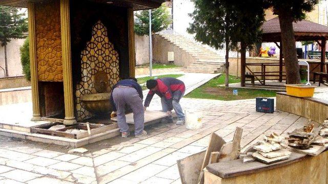 Selçuklu Ve Osmanlı Mimarisinin Motifleriyle Süslü Çeşmelere Bakım Yapılıyor