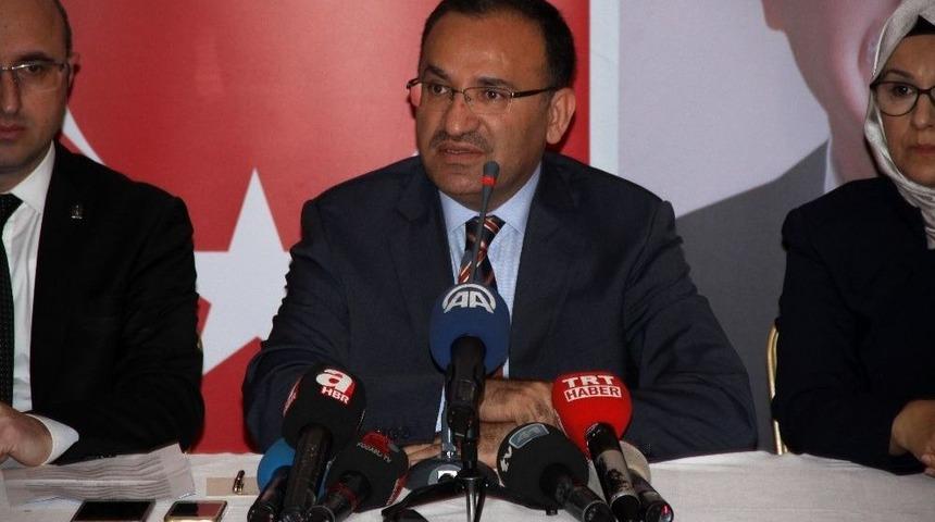 Adalet Bakanı Bekir Bozdağ: "barolar Birliğinin Levhasını Değiştirsin Feyzioğlu, Alternatif Chp Yazsın"