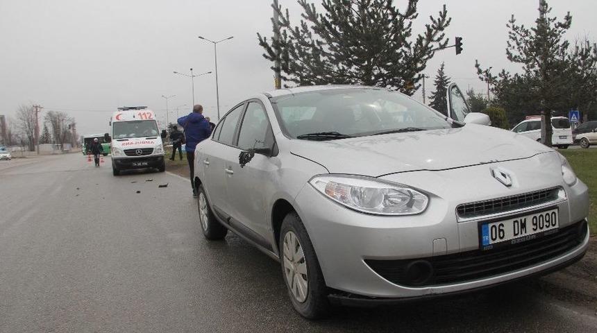 Yolun Karşısına Ge&ccedil;erken Otomobil &Ccedil;arptı