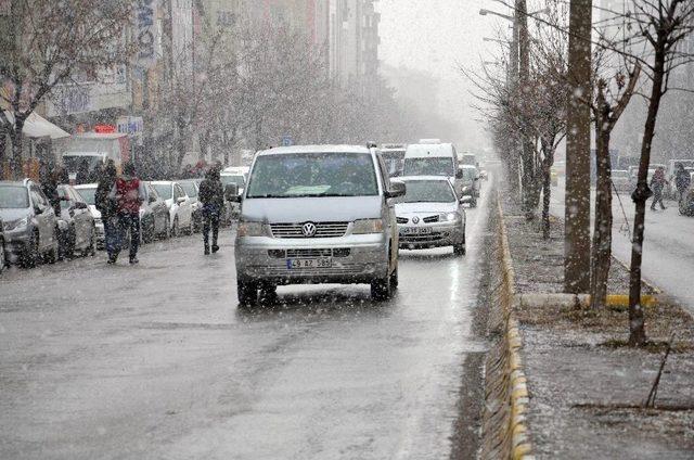 Muş&rsquo;ta Lapa Lapa Kar Yağışı 1