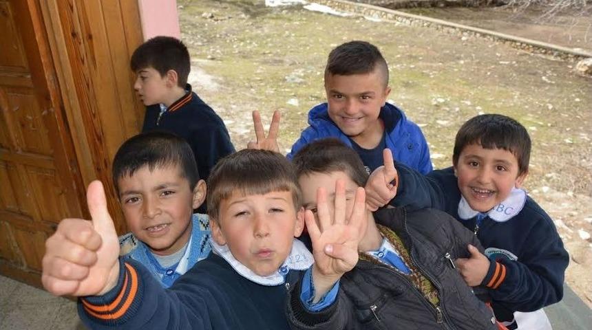 İzmir&rsquo;den 1100 Kilometrelik G&ouml;n&uuml;l K&ouml;pr&uuml;s&uuml;