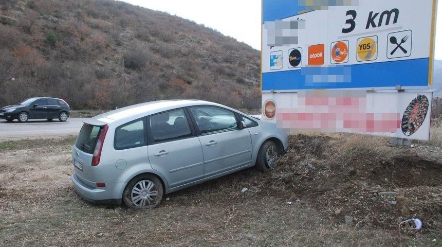 Reklam Tabelasına &Ccedil;arpmasına Ramak Kala Durabildi