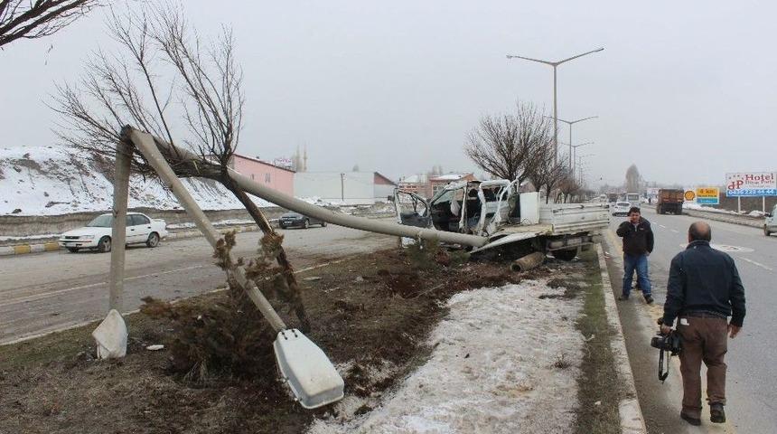 Muş&rsquo;ta Kaza: 3 Yaralı