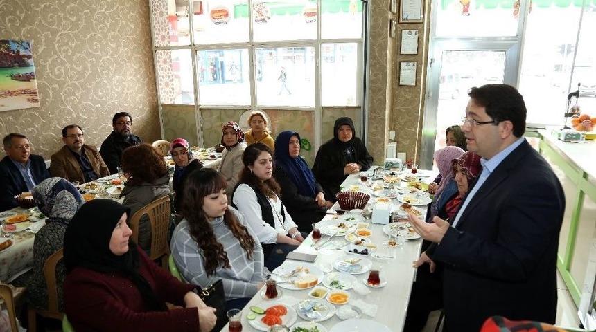 Başkan Yazgı, Kadın Esnaflarla Halkoylaması Hakkında İstişare Yaptı